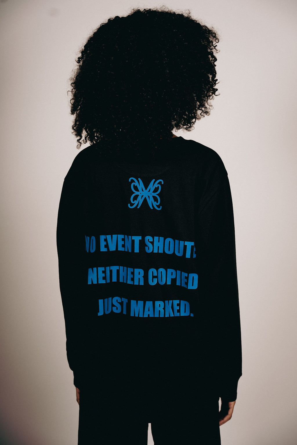 "NNJ" BLACK LONGSLEEVE